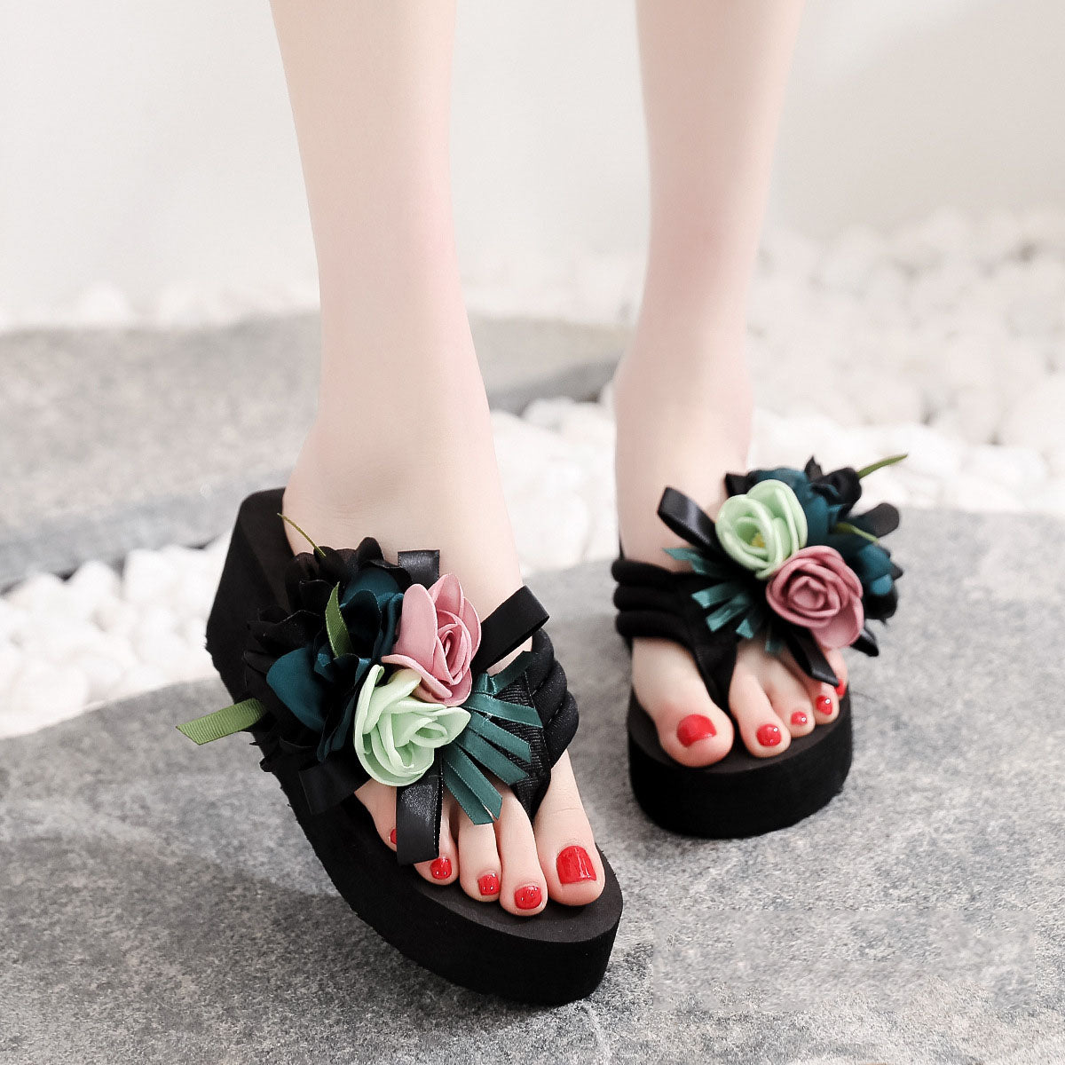 Flower Wedge Platform Flip Flops for Beach Fashion