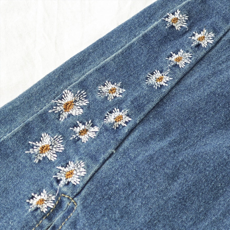 Women's High-Waist Star Patch Jeans, Wide-Leg Full-Length Jeans With A Retro Y2K Star, Light-Wash Denim For All Seasons.