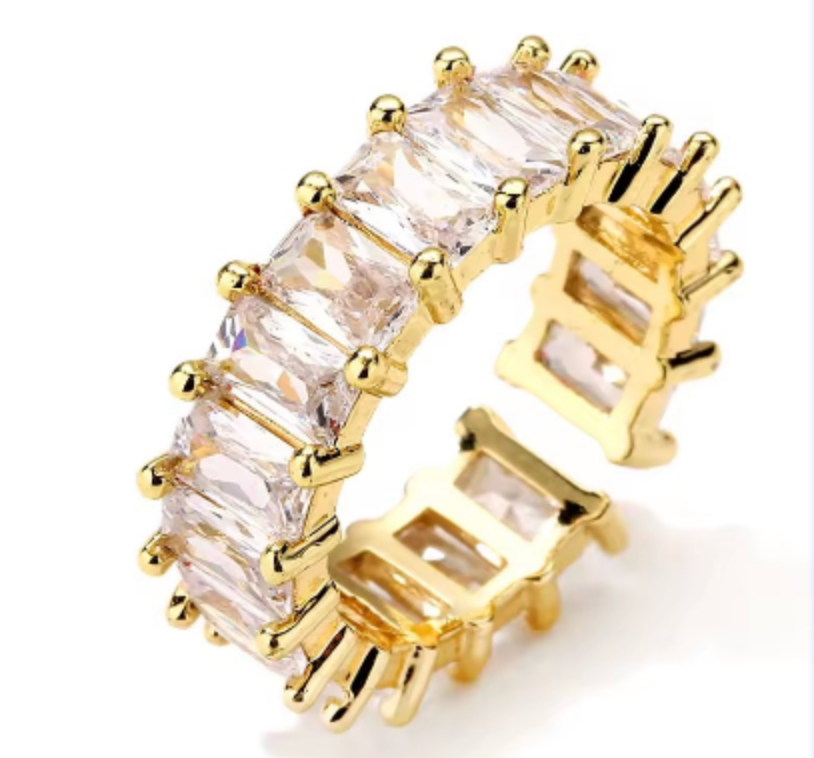 Fashionable Diamond Stud Copper Ring for Women