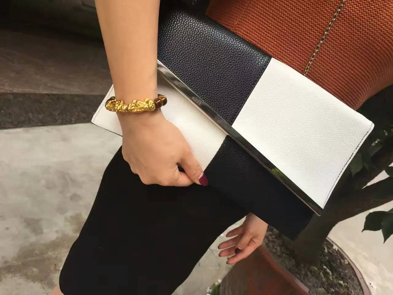Large Capacity Black and White Clutch and Envelope Bag